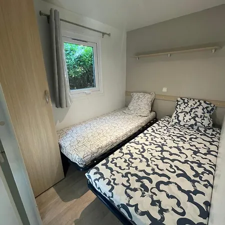 Campsite Mobil-home Au Pied Du Luberon La Roque-d'Antheron