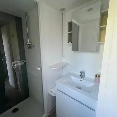 Mobil-home Au Pied Du Luberon *